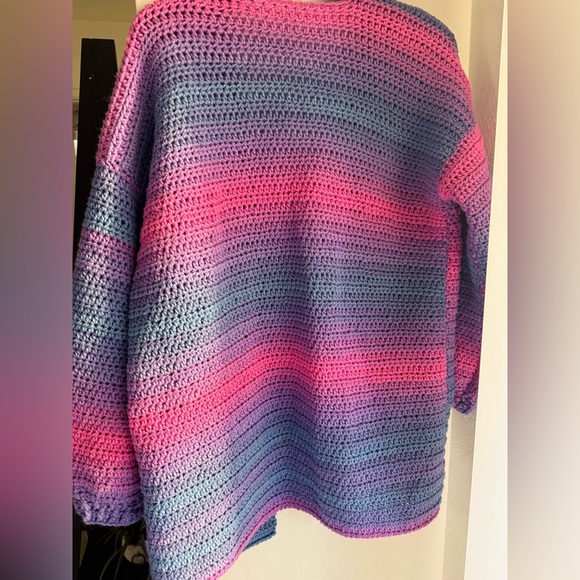 GORGEOUS hand knitted cardigan 🩵🩷 - Picture 4 of 8